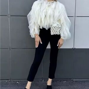 NEW $98 Carrie in NY Ruffled Blouse
